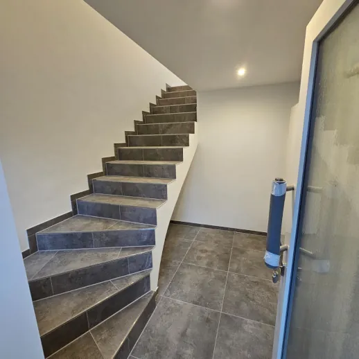Eine fertig renovierte Treppe